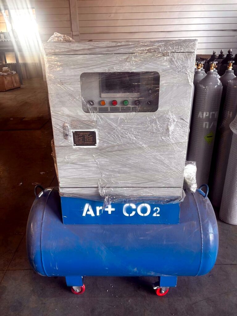 Gas mixer with receiver ready for shipment