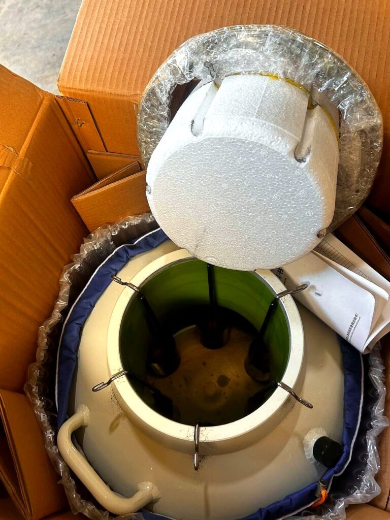 Open neck of liquid nitrogen dewar